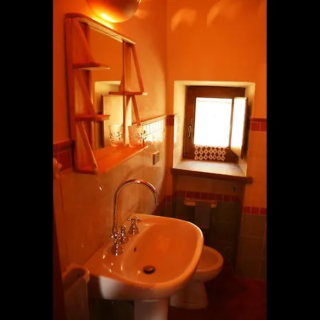 فيلة Sleeps 5 Pool Wifi Misciano